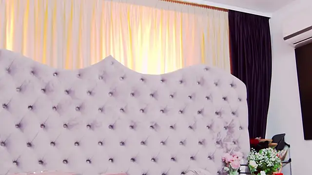 PenelopeLynnx online show from January 12, 2026, 11:26 am