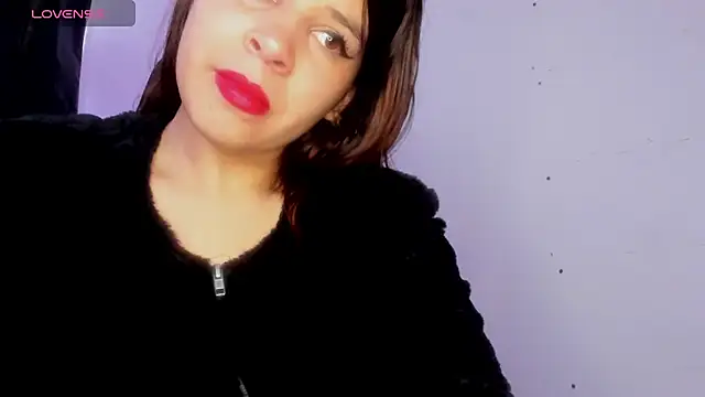 Snapshot of silviamilk chatting on July 6, 2026, 8:00 pm silviamilk online show from July 6, 2026, 8:00 pm