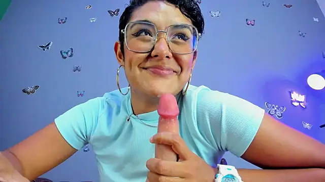 Kaira mosse online show from March 8, 2025, 4:28 pm