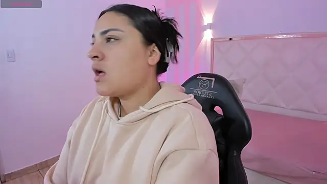 Brendda tay online show from April 12, 2026, 3:11 am