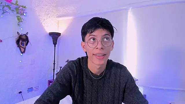 alexandersawyer online show from March 11, 2025, 2:29 pm