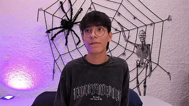 alexandersawyer online show from October 10, 2025, 4:11 am