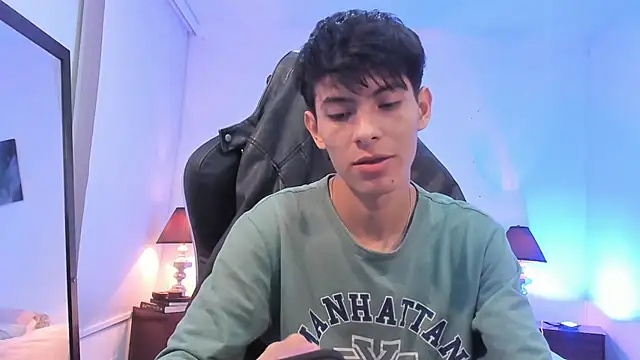 alexandersawyer online show from November 7, 2025, 1:44 pm