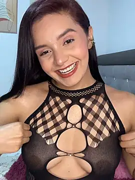 Snapshot of Melanyprada chatting on May 6, 2026, 4:19 am Melanyprada online show from May 6, 2026, 4:19 am