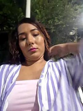 yarely9 online show from April 30, 2026, 3:13 am