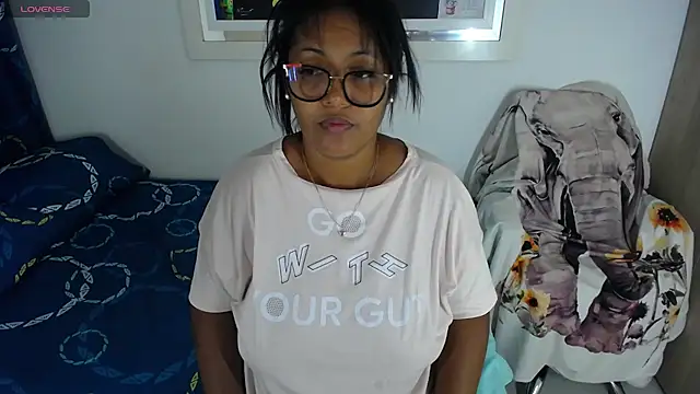 miajoseph  online show from March 19, 2025, 4:36 am