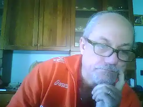 Snapshot of gianbragallini chatting on January 15, 2025, 9:35 am gianbragallini online show from January 15, 2025, 9:35 am