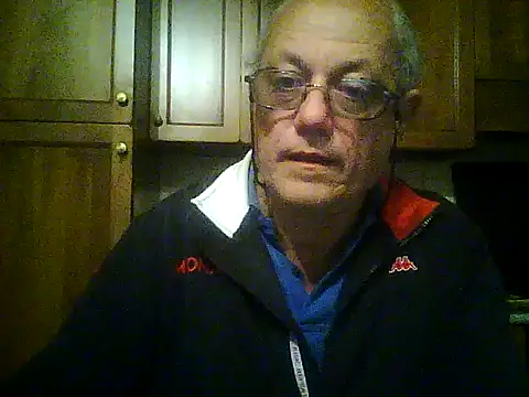 Snapshot of gianbragallini chatting on October 2, 2025, 10:06 pm gianbragallini online show from October 2, 2025, 10:06 pm