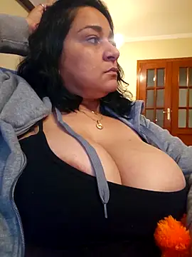 paulinaDiaz1 online show from November 6, 2025, 2:29 pm