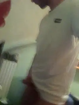 Snapshot of Davlupweed93 chatting on April 1, 2026, 2:58 pm Davlupweed93 online show from April 1, 2026, 2:58 pm