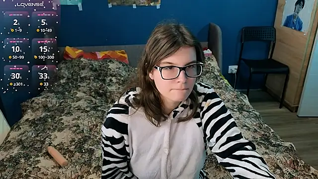 Ruyjin Choi online show from December 4, 2024, 12:47 pm