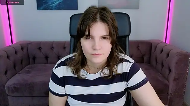 Ruyjin Choi online show from September 15, 2025, 3:12 pm