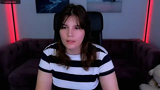 Ruyjin Choi online show from October 18, 2025, 10:49 am