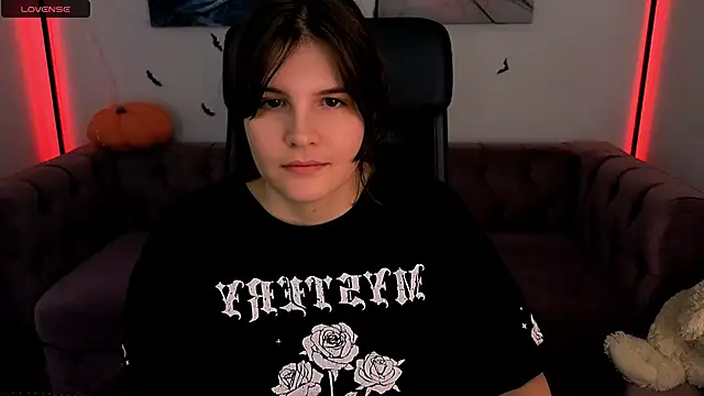 Ruyjin Choi online show from October 23, 2025, 10:14 am