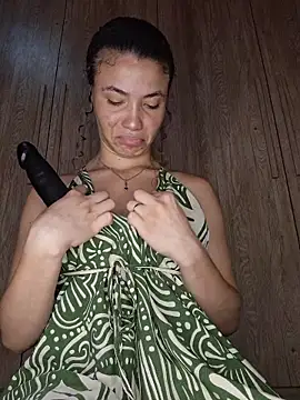 HelenHoltz online show from December 15, 2025, 1:04 pm