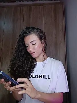 HelenHoltz online show from June 5, 2026, 3:51 pm