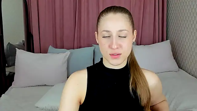 BritneyCruze online show from December 12, 2024, 9:19 am