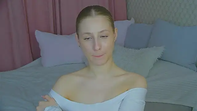 BritneyCruze online show from March 21, 2025, 11:01 am