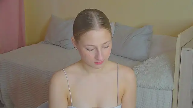 BritneyCruze online show from October 27, 2025, 9:13 am