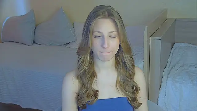 BritneyCruze online show from April 22, 2026, 10:28 am