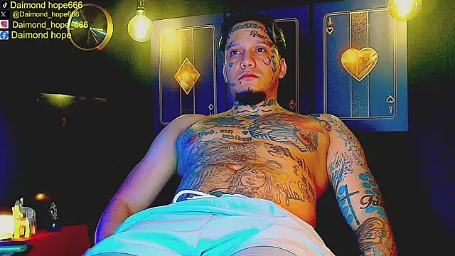 daimond hope666 online show from December 17, 2025, 9:32 pm