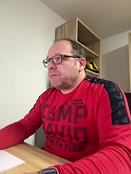 Snapshot of coupleLatinaLovers chatting on December 12, 2024, 5:42 am coupleLatinaLovers online show from December 12, 2024, 5:42 am