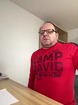 Snapshot of coupleLatinaLovers chatting on December 13, 2024, 12:06 pm coupleLatinaLovers online show from December 13, 2024, 12:06 pm