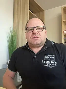 Snapshot of coupleLatinaLovers chatting on December 16, 2024, 12:16 pm coupleLatinaLovers online show from December 16, 2024, 12:16 pm