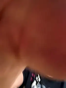 Snapshot of coupleLatinaLovers chatting on December 19, 2024, 1:07 pm coupleLatinaLovers online show from December 19, 2024, 1:07 pm