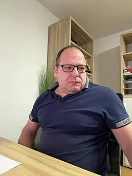 Snapshot of coupleLatinaLovers chatting on December 30, 2024, 5:58 am coupleLatinaLovers online show from December 30, 2024, 5:58 am