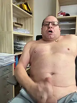 Snapshot of coupleLatinaLovers chatting on January 2, 2025, 12:57 pm coupleLatinaLovers online show from January 2, 2025, 12:57 pm