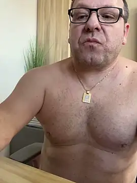 Snapshot of coupleLatinaLovers chatting on January 13, 2025, 9:52 am coupleLatinaLovers online show from January 13, 2025, 9:52 am