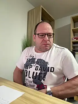 Snapshot of coupleLatinaLovers chatting on January 14, 2025, 5:30 am coupleLatinaLovers online show from January 14, 2025, 5:30 am