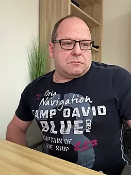 Snapshot of coupleLatinaLovers chatting on January 16, 2025, 12:31 pm coupleLatinaLovers online show from January 16, 2025, 12:31 pm