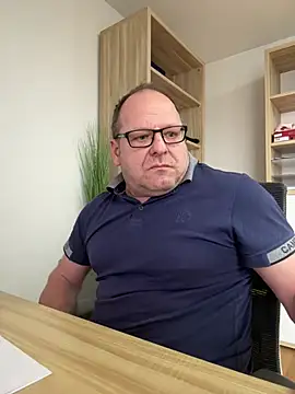 Snapshot of coupleLatinaLovers chatting on January 21, 2025, 10:41 am coupleLatinaLovers online show from January 21, 2025, 10:41 am