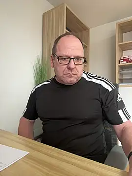 Snapshot of coupleLatinaLovers chatting on January 22, 2025, 11:01 am coupleLatinaLovers online show from January 22, 2025, 11:01 am