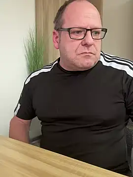 Snapshot of coupleLatinaLovers chatting on January 30, 2025, 12:59 pm coupleLatinaLovers online show from January 30, 2025, 12:59 pm