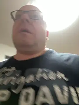 Snapshot of coupleLatinaLovers chatting on January 31, 2025, 5:51 am coupleLatinaLovers online show from January 31, 2025, 5:51 am