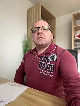 Snapshot of coupleLatinaLovers chatting on February 4, 2025, 11:49 am coupleLatinaLovers online show from February 4, 2025, 11:49 am