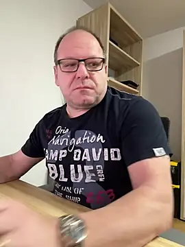 Snapshot of coupleLatinaLovers chatting on February 17, 2025, 5:58 am coupleLatinaLovers online show from February 17, 2025, 5:58 am