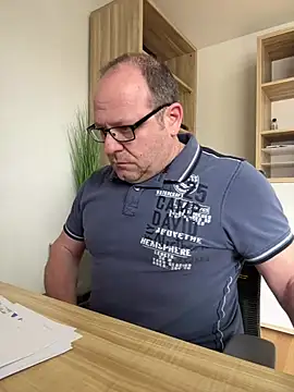 Snapshot of coupleLatinaLovers chatting on March 14, 2025, 10:18 am coupleLatinaLovers online show from March 14, 2025, 10:18 am