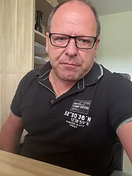 Snapshot of coupleLatinaLovers chatting on September 12, 2025, 12:27 pm coupleLatinaLovers online show from September 12, 2025, 12:27 pm