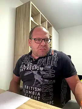 Snapshot of coupleLatinaLovers chatting on September 23, 2025, 4:59 am coupleLatinaLovers online show from September 23, 2025, 4:59 am