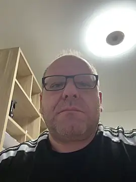 Snapshot of coupleLatinaLovers chatting on October 2, 2025, 5:03 am coupleLatinaLovers online show from October 2, 2025, 5:03 am