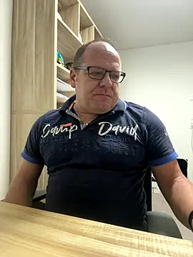 Snapshot of coupleLatinaLovers chatting on December 22, 2025, 7:05 am coupleLatinaLovers online show from December 22, 2025, 7:05 am