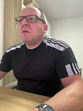 Snapshot of coupleLatinaLovers chatting on February 23, 2026, 6:22 am coupleLatinaLovers online show from February 23, 2026, 6:22 am