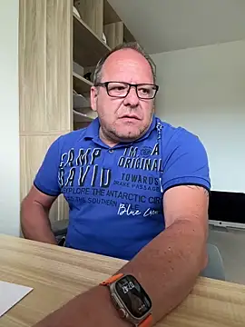 coupleLatinaLovers online show from May 27, 2026, 5:48 am