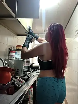 SHARAONELOVE online show from February 10, 2026, 5:39 pm