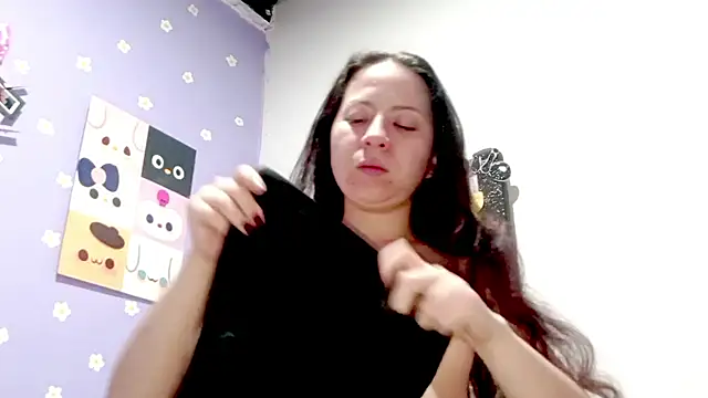 Snapshot of PetiteIvoryQueen19 chatting on June 23, 2026, 5:27 am PetiteIvoryQueen19 online show from June 23, 2026, 5:27 am