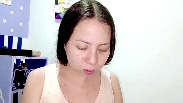 Snapshot of PetiteIvoryQueen19 chatting on July 22, 2026, 6:16 am PetiteIvoryQueen19 online show from July 22, 2026, 6:16 am